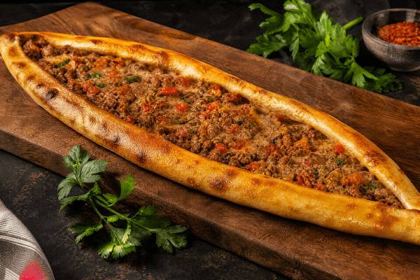 Pidebros Halle: Die beste 40 cm Pide in der Neustädter Passage